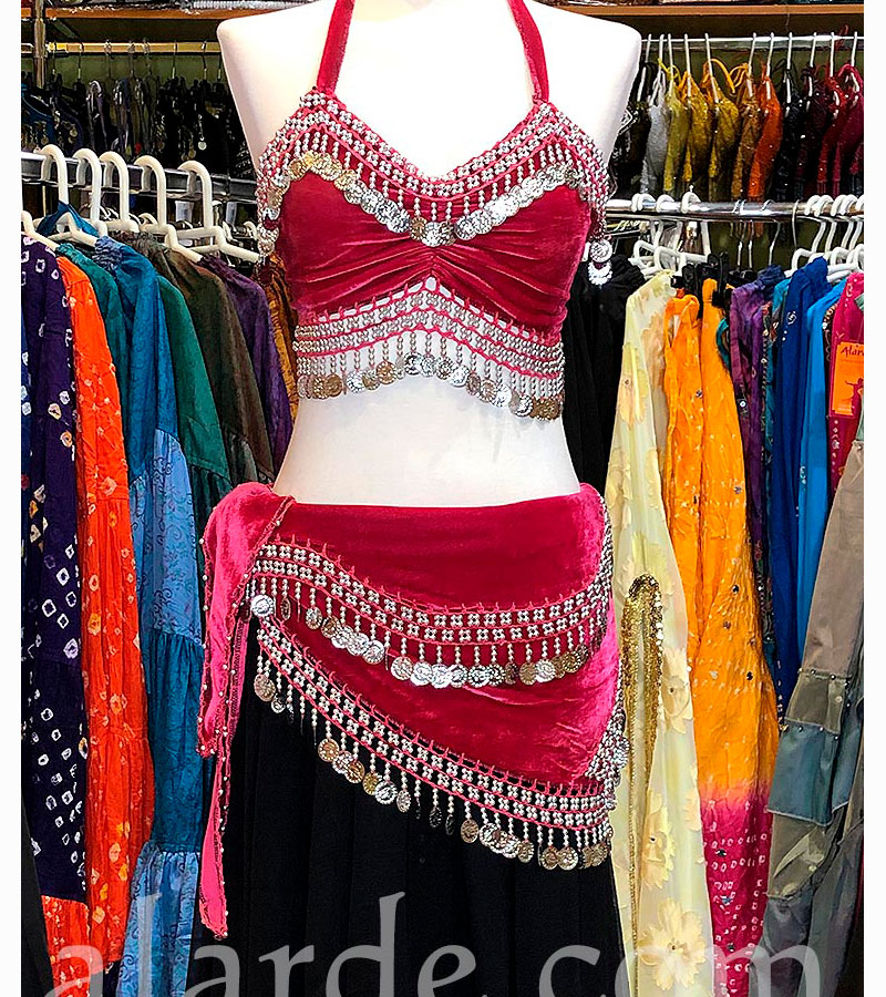Conjunto-de-pañuelo-y-top-de-terciopelo-con-monedas-.. Conjunto-de-pañuelo-y-top-de-terciopelo-con-monedas-..